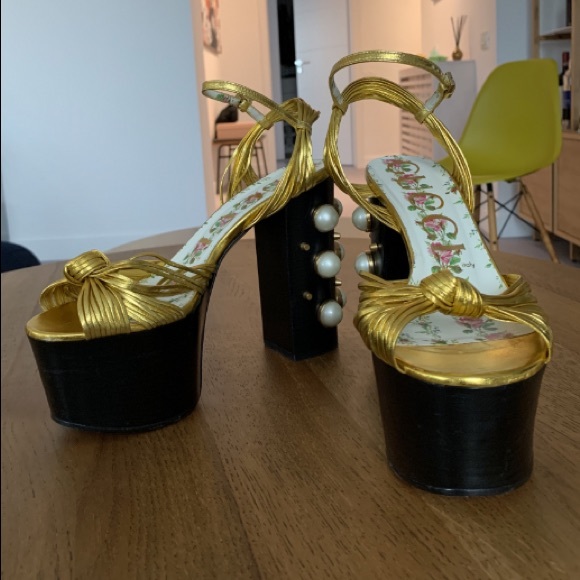 Gucci 👠 - Picture 3 of 9